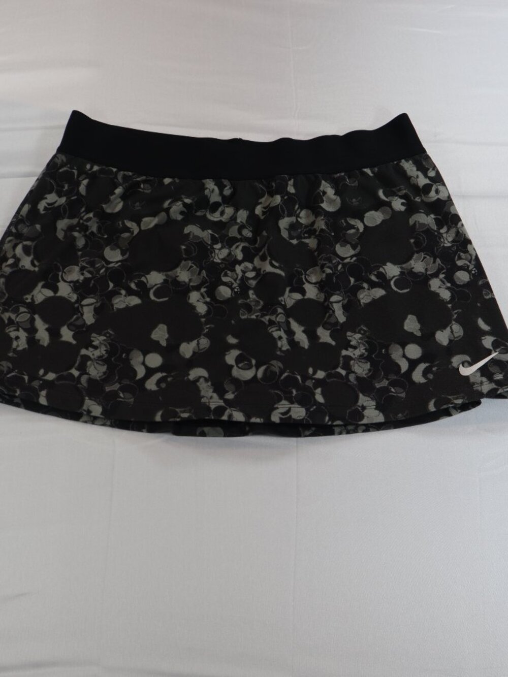 Nike Women's Slim Fit Black and Grey Printed Tennis Skort Size Large